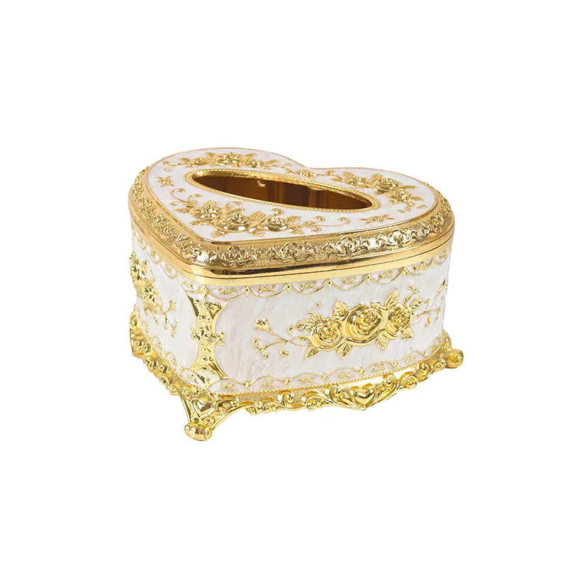 2022 Latest High Quality Design Custom Restaurant Home Decoration Alloy Napkin Container Love Heart Tissue Box