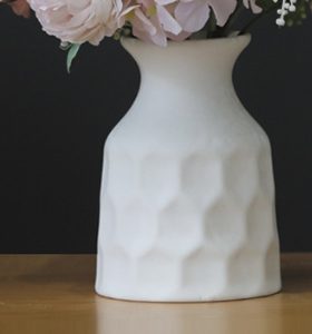 Ceramic vase Unique Grain Textured Ribbed Design White Vase for Flowers