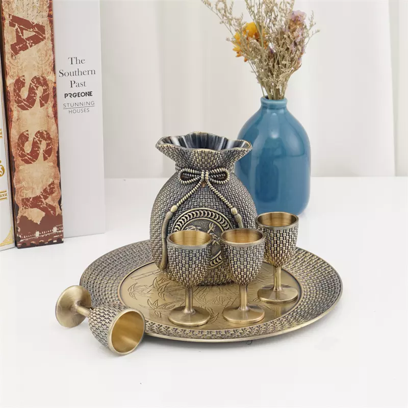European style metal goblet Six-piece high-end hip flask personalized blessing bag wine dispenser - Image 3