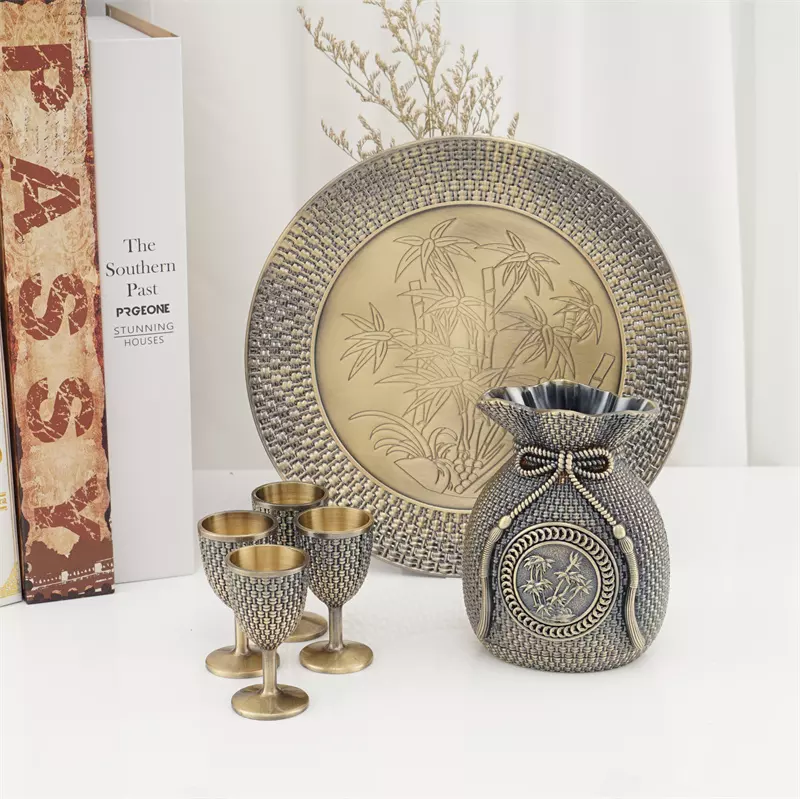 European style metal goblet Six-piece high-end hip flask personalized blessing bag wine dispenser - Image 2