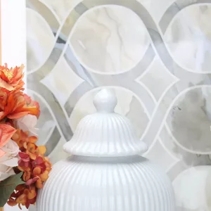 Home Hotel Decorative Big Large Ribbed Strip White Ginger Jar Ceramic Vase with Lid