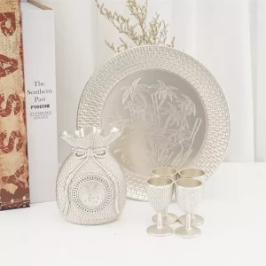 Silver Color High grade hip flask metal goblet wine dispenser